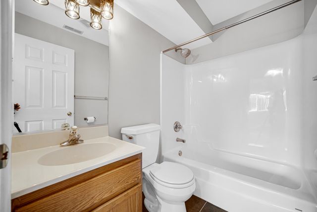 9949 Branton Avenue 2b, Highland, IN 46322