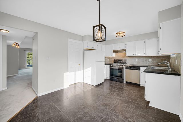 9949 Branton Avenue 2b, Highland, IN 46322