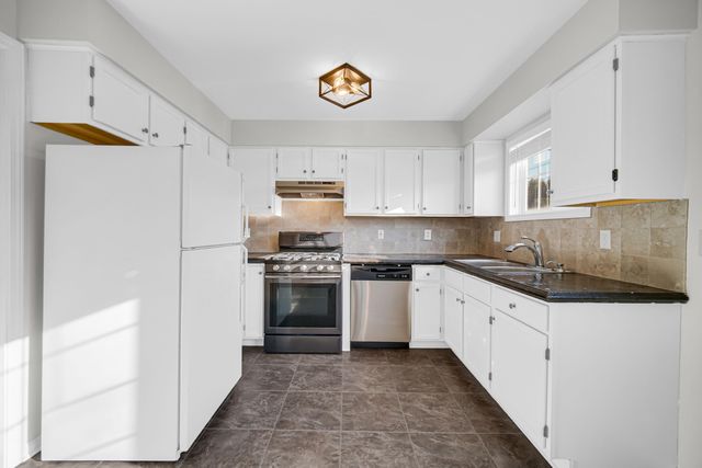 9949 Branton Avenue 2b, Highland, IN 46322