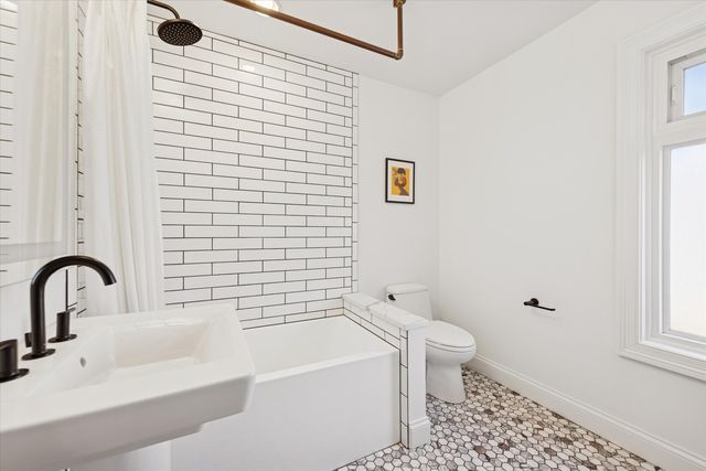 275 W North Avenue, Elmhurst, IL 60126