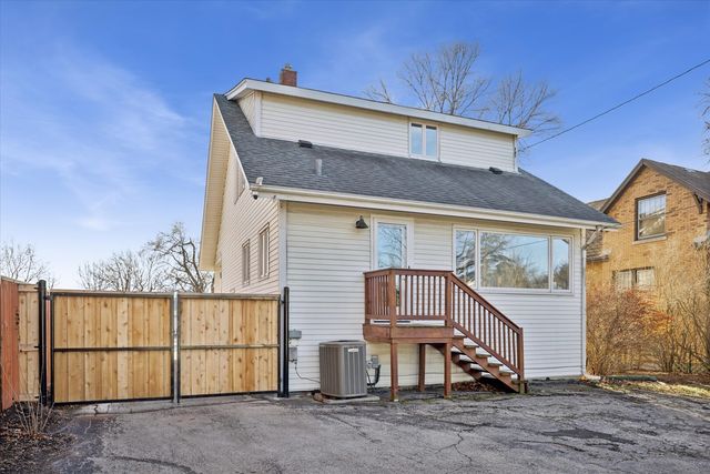 275 W North Avenue, Elmhurst, IL 60126