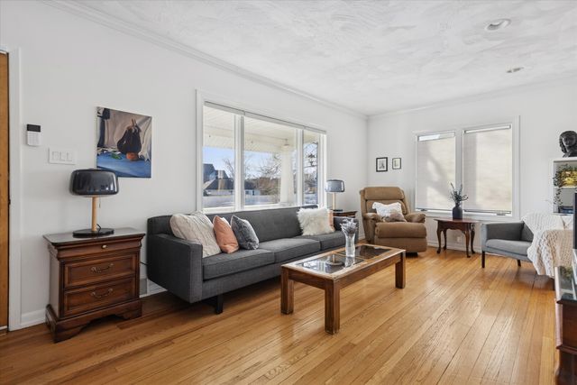 275 W North Avenue, Elmhurst, IL 60126