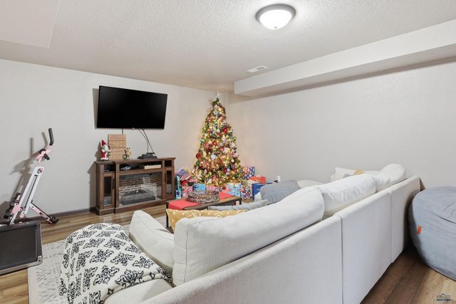 643 BOSWELL BLVD, Box Elder, SD 57719