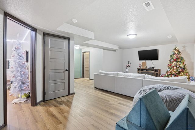 643 BOSWELL BLVD, Box Elder, SD 57719