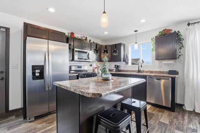 643 BOSWELL BLVD, Box Elder, SD 57719