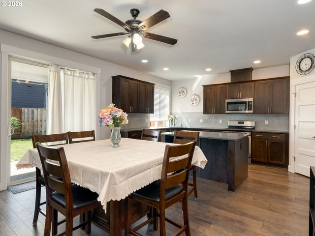 2262 WINDSTREAM St, Forest Grove, OR 97116