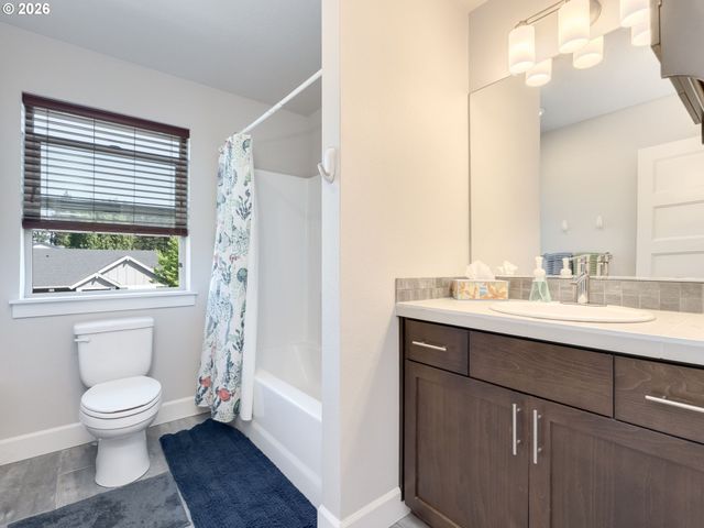 2262 WINDSTREAM St, Forest Grove, OR 97116
