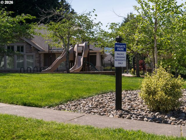 2262 WINDSTREAM St, Forest Grove, OR 97116