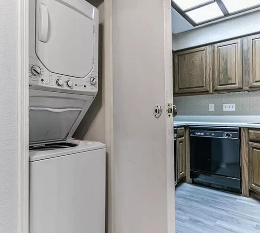 921 Marine Drive 205, Galveston, TX 77550