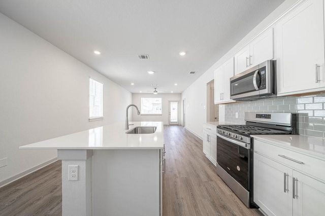 225 New Hampton WAY, San Marcos, TX 78666