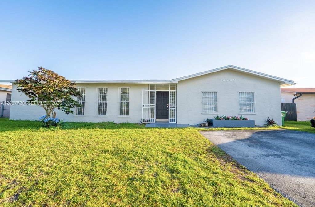 10750 SW 173rd St, Miami, FL 33157