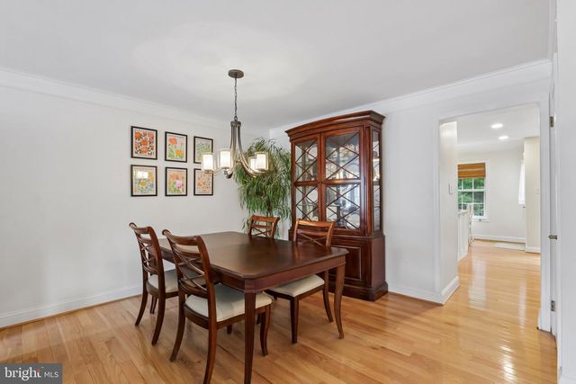 100 SANDHURST DR, Mount Laurel, NJ 08054