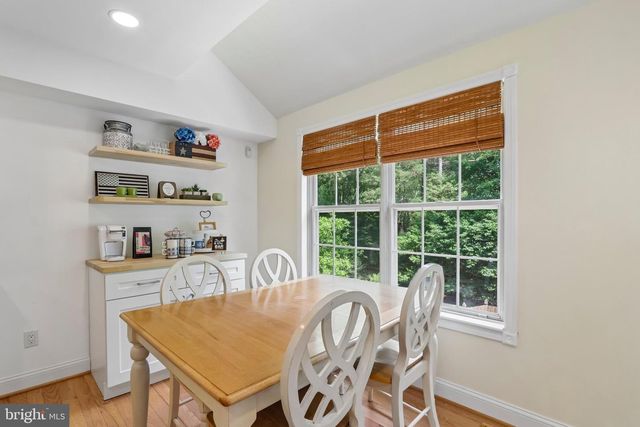 100 SANDHURST DR, Mount Laurel, NJ 08054