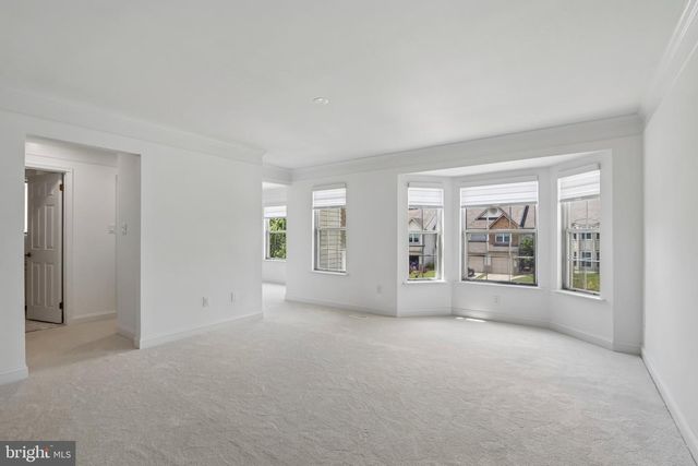 100 SANDHURST DR, Mount Laurel, NJ 08054