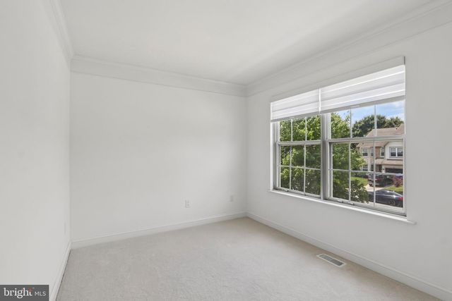 100 SANDHURST DR, Mount Laurel, NJ 08054