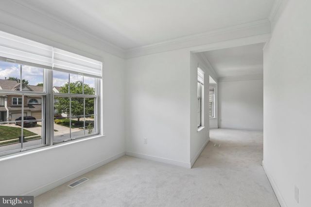 100 SANDHURST DR, Mount Laurel, NJ 08054