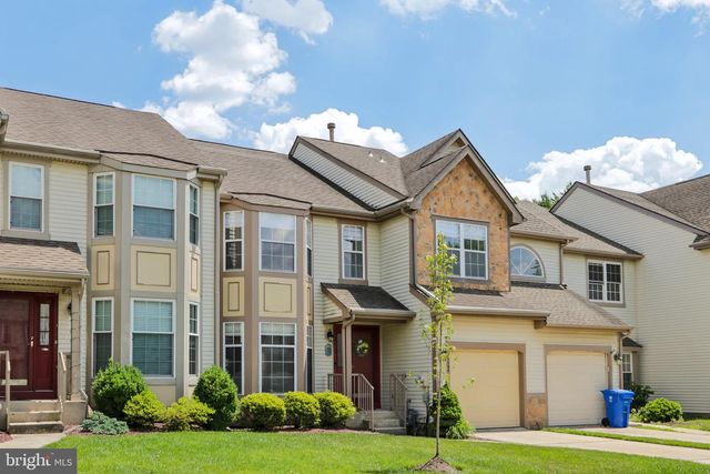 100 SANDHURST DR, Mount Laurel, NJ 08054