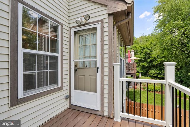 100 SANDHURST DR, Mount Laurel, NJ 08054