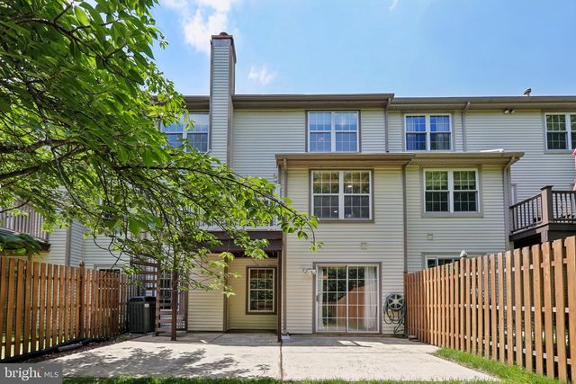 100 SANDHURST DR, Mount Laurel, NJ 08054