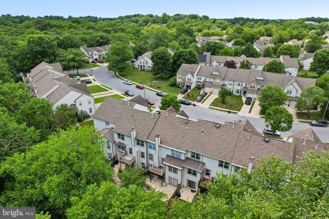 100 SANDHURST DR, Mount Laurel, NJ 08054