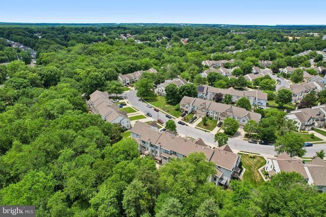 100 SANDHURST DR, Mount Laurel, NJ 08054