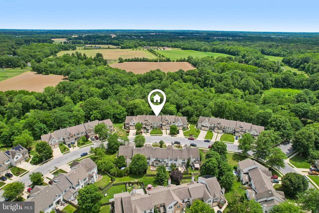 100 SANDHURST DR, Mount Laurel, NJ 08054