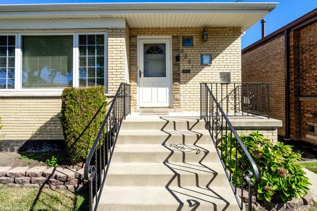 4841 S Lawler Avenue, Chicago, IL 60638
