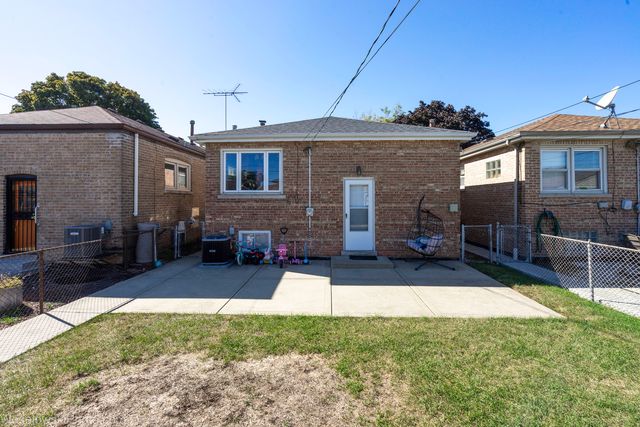 4841 S Lawler Avenue, Chicago, IL 60638