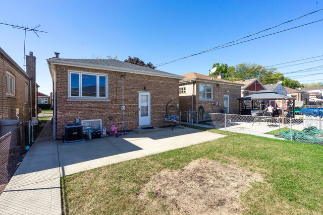 4841 S Lawler Avenue, Chicago, IL 60638