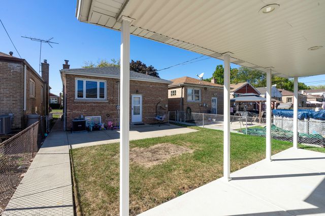 4841 S Lawler Avenue, Chicago, IL 60638