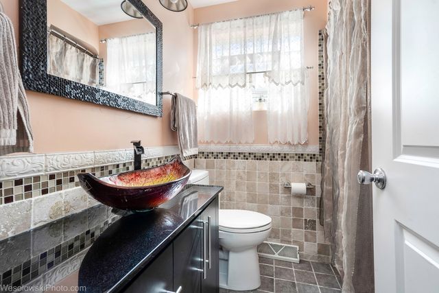 4841 S Lawler Avenue, Chicago, IL 60638