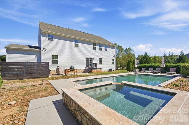 912 Manorwood Drive, Waxhaw, NC 28173
