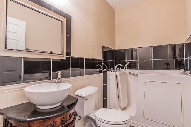 37126 Anglers Way, Pinehurst, TX 77362