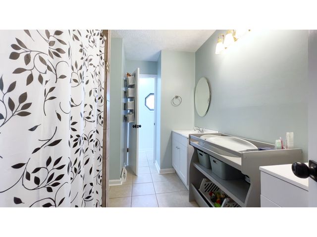 5627 Hill Rise Drive, Indianapolis, IN 46237