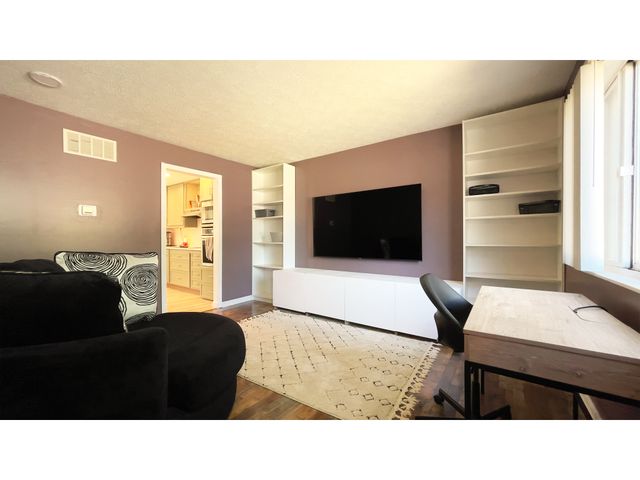 5627 Hill Rise Drive, Indianapolis, IN 46237