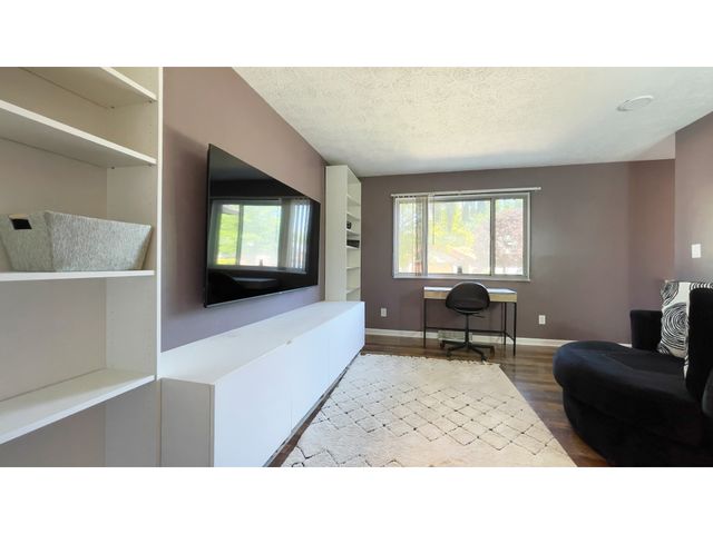 5627 Hill Rise Drive, Indianapolis, IN 46237