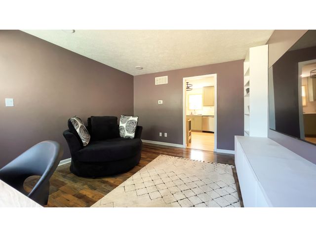 5627 Hill Rise Drive, Indianapolis, IN 46237