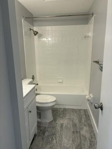 600 Executive Center Drive 212, West Palm Beach, FL 33401