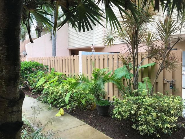 600 Executive Center Drive 212, West Palm Beach, FL 33401