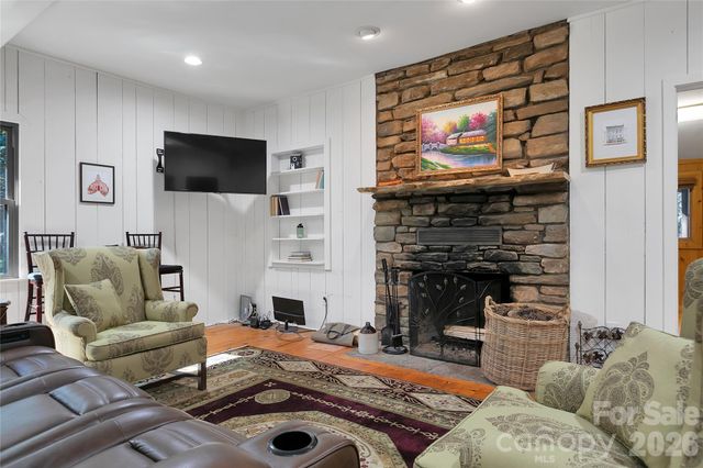 231 Cedar Lane, Brevard, NC 28712