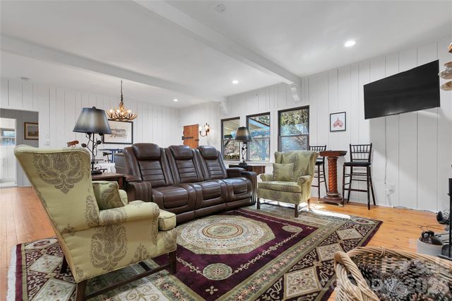 231 Cedar Lane, Brevard, NC 28712