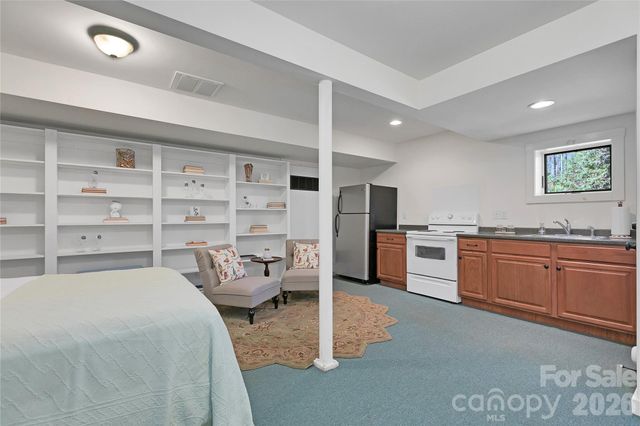 231 Cedar Lane, Brevard, NC 28712