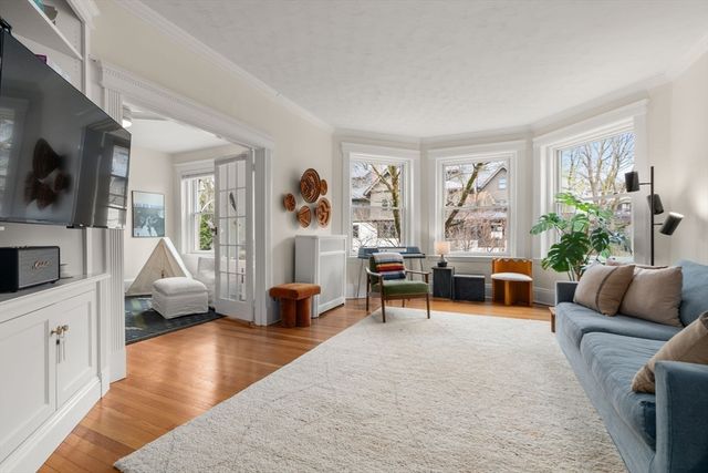 89 Mason Terr 3, Brookline, MA 02446