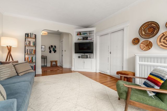 89 Mason Terr 3, Brookline, MA 02446