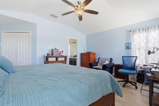 7902 CARRIAGE POINTE DR, Gibsonton, FL 33534
