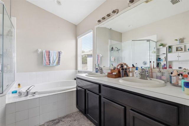 7902 CARRIAGE POINTE DR, Gibsonton, FL 33534