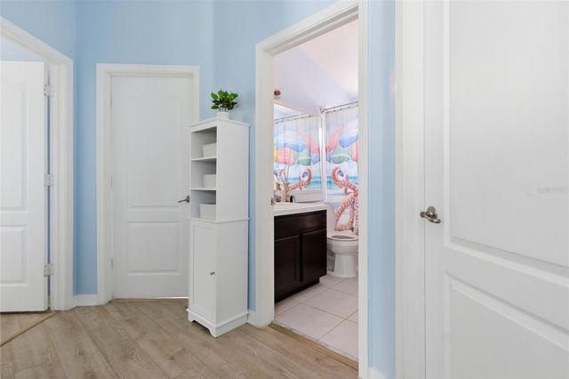 7902 CARRIAGE POINTE DR, Gibsonton, FL 33534
