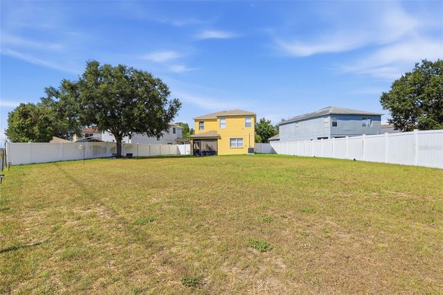 7902 CARRIAGE POINTE DR, Gibsonton, FL 33534