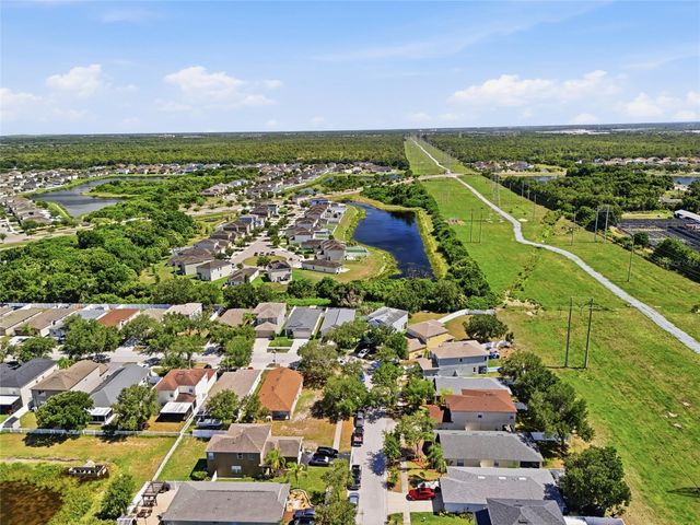 7902 CARRIAGE POINTE DR, Gibsonton, FL 33534