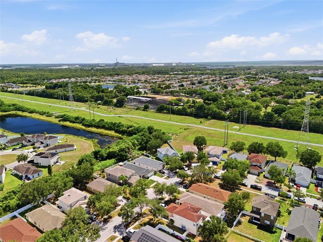 7902 CARRIAGE POINTE DR, Gibsonton, FL 33534